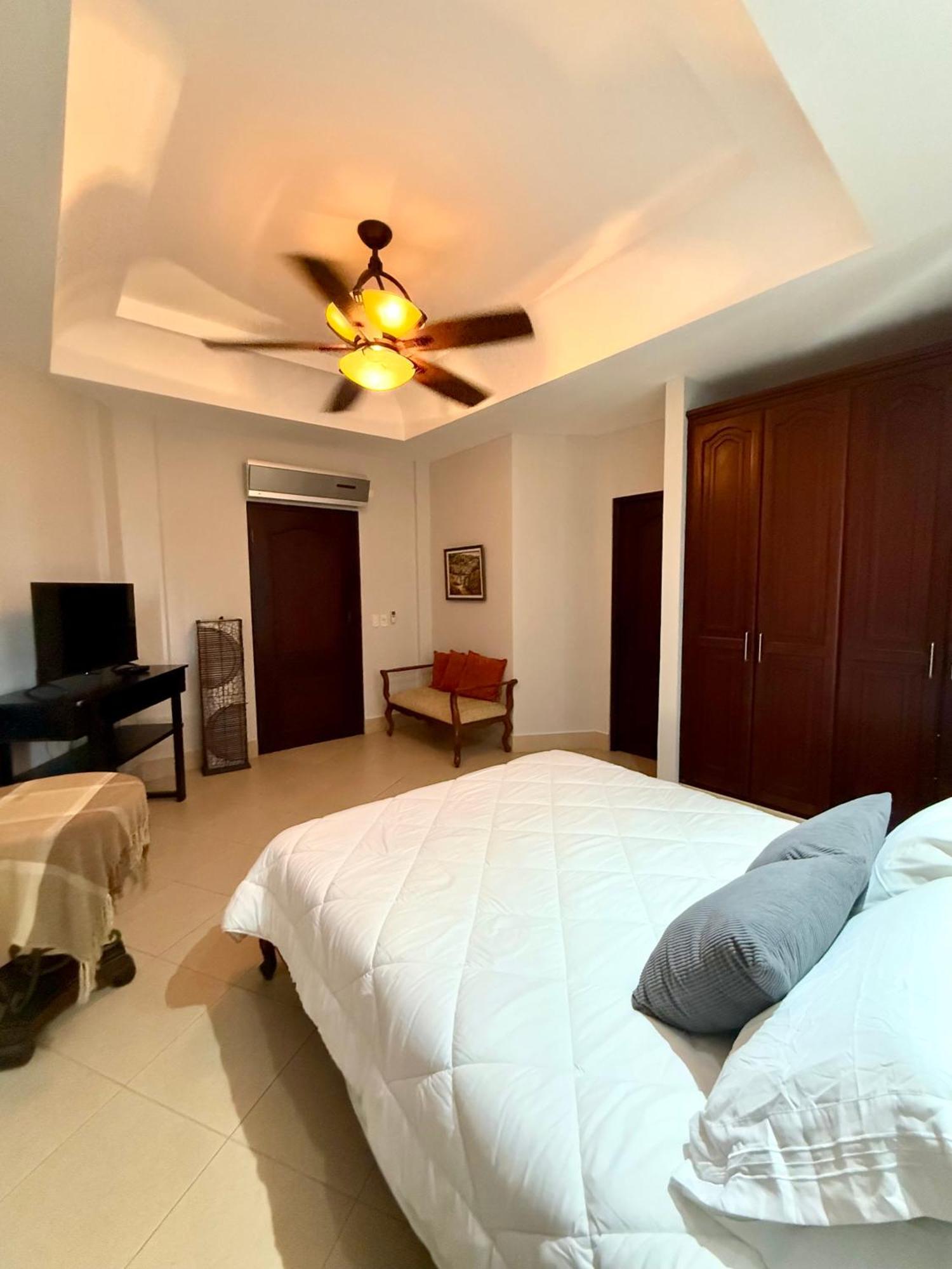 Casa Magna Hotel ลาส ทาบลาส ภายนอก รูปภาพ